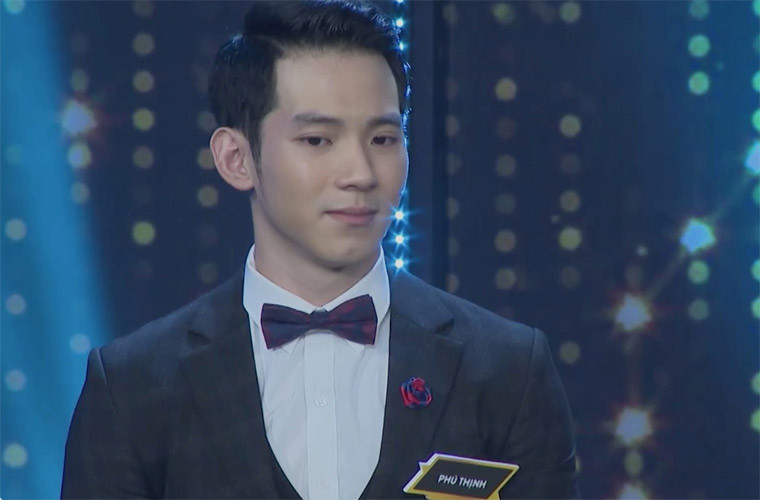 Khuôn mặt thư sinh và thân hình 6 múi của Phú Thịnh khiến anh được đánh giá cao trong chương trình Người ấy là ai.