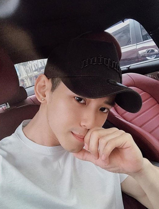 Phú Thịnh sở hữu một khuôn mặt baby rất hút hồn và gây ấn tượng cho khán giả trong chương trình Người ấy là ai mùa 3.