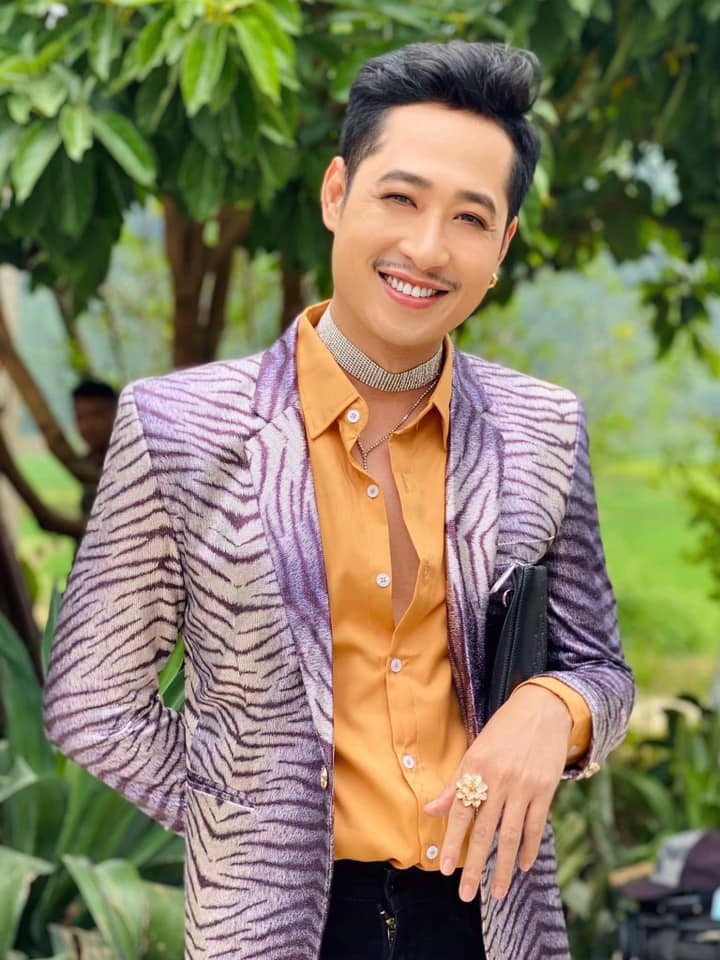 Được biết, diễn viên Mạnh Hưng đã phải kỳ công chuẩn bị đạo cụ cho tạo hình nhân vật Hải "bóng".