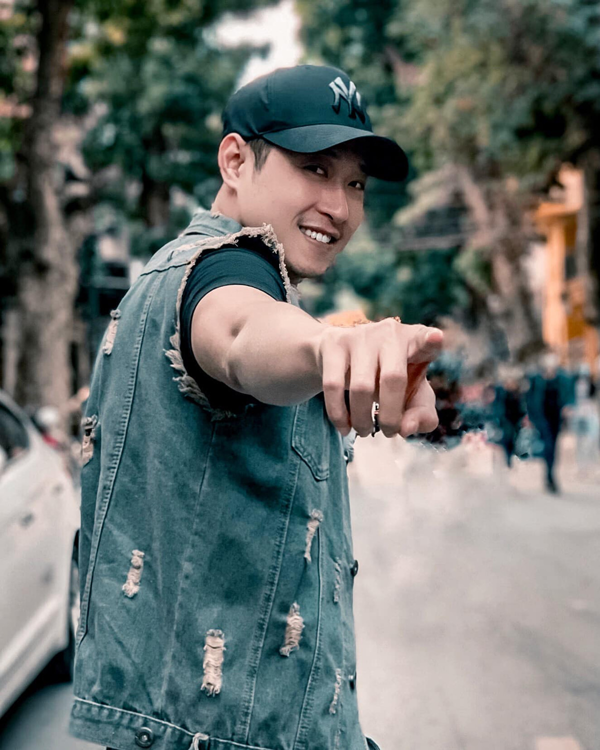 Ngoài đời, Hải bóng của "Hướng dương ngược nắng" khá thân thiện và hài hước. Anh thường trêu đùa bạn bè, đồng nghiệp và fan trên trang cá nhân.