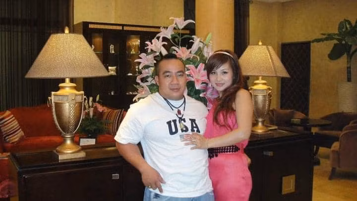 Bí kíp giữ lửa hôn nhân của Hiếu Hiền và bà xã là sự quan tâm, chăm sóc, luôn nhìn vào mặt tích cực của nhau để yêu thương.