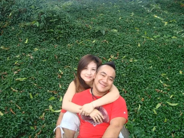 Qua bao nhiêu năm, bà xã của Hiếu Hiền vẫn giữ được nét xinh đẹp dịu dàng như thời thiếu nữ và ngày càng đằm thắm hơn.