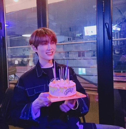 Ca si than tuong K-pop Yohan dot tu o tuoi 28-Hinh-3