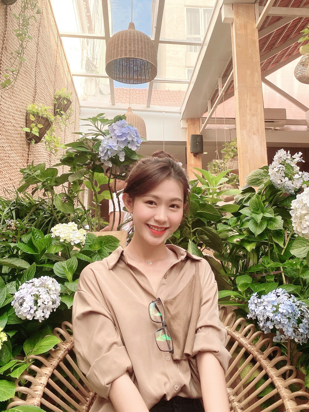 Sau cuộc thi và giải thưởng đáng nhớ, người đẹp 21 tuổi chia sẻ đang tất bật lấy đà theo học các bạn tại Trường Đại học Kinh tế - Luật (ĐH Quốc gia TP HCM).