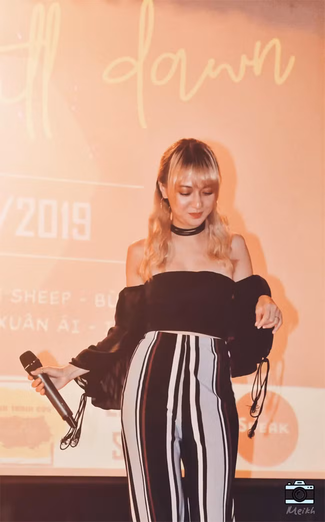 Đến năm 2019, Xuân Nghi quyết định quay trở về Việt Nam tiếp tục sự nghiệp ca hát.