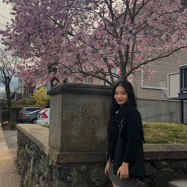 Bên cạnh tài năng nổi bật, ái nữ 20 tuổi nhà Duy Mạnh còn gây sốt khi ngày càng phổng phao xinh đẹp.