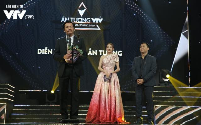 Liên tiếp đón nhận tin vui trong nghề diễn nhưng nam nghệ sĩ U60 quan niệm được công chúng ghi nhận và yêu mến mới là niềm vui lớn nhất. Ảnh: VTV.