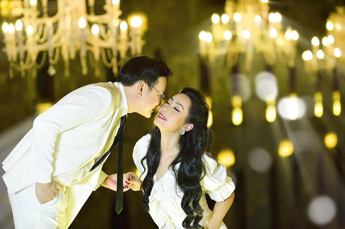 Trịnh Kim Chi đẹp lộng lẫy và kiêu sa trong bộ váy cưới.