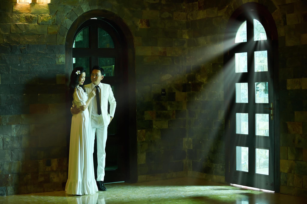 Ở tuổi 48, chị vẫn giữ được nét đẹp từ thời thiếu nữ.