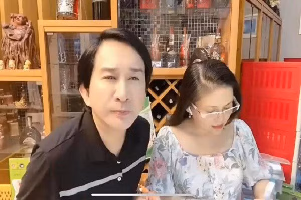 Sau sóng gió, cuộc hôn nhân gần 10 năm của hai nghệ sĩ vẫn hạnh phúc viên mãn. Ngoài nghệ thuật, họ đồng hành cùng nhau trong công việc kinh doanh ăn uống.