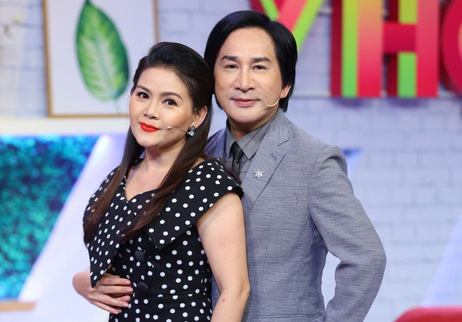 Dù chênh lệch về tuổi tác nhưng hai vợ chồng luôn tâm đầu ý hợp cả trong cuộc sống hôn nhân lẫn trên sân khấu.