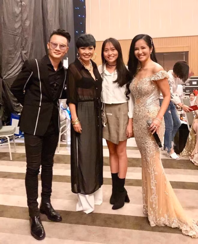 Trong cuộc sống, Phương Thanh coi con gái như một người bạn thân tri kỷ nên cả hai mẹ con rất thân thiết, gần gũi nhau.