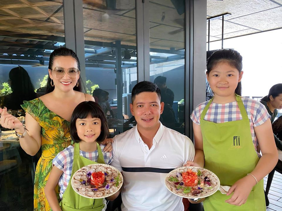 Những hình ảnh gia đình hạnh phúc thường được bà xã của anh chia sẻ. Có thể thấy, Bình Minh đã thay đổi để trở thành người đàn ông của gia đình.