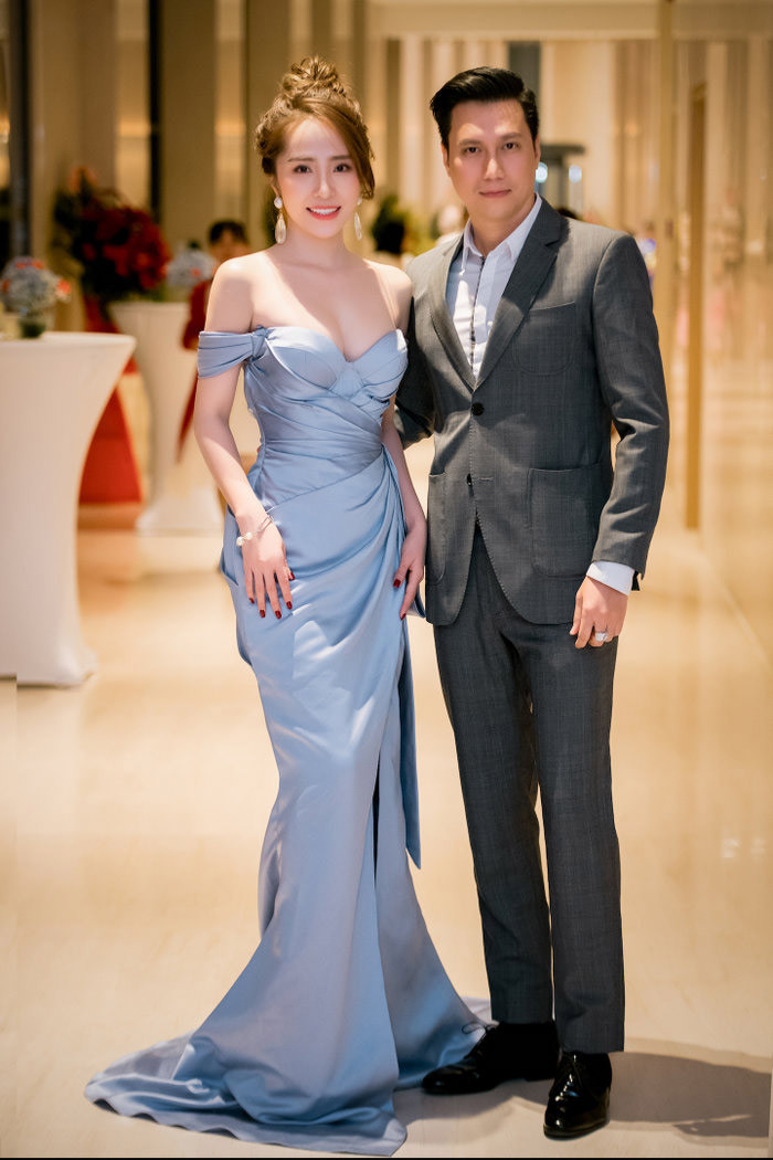 Cách nói lấp lửng đó của Việt Anh khiến mọi người càng cho rằng hai người "phim giả tình thật".