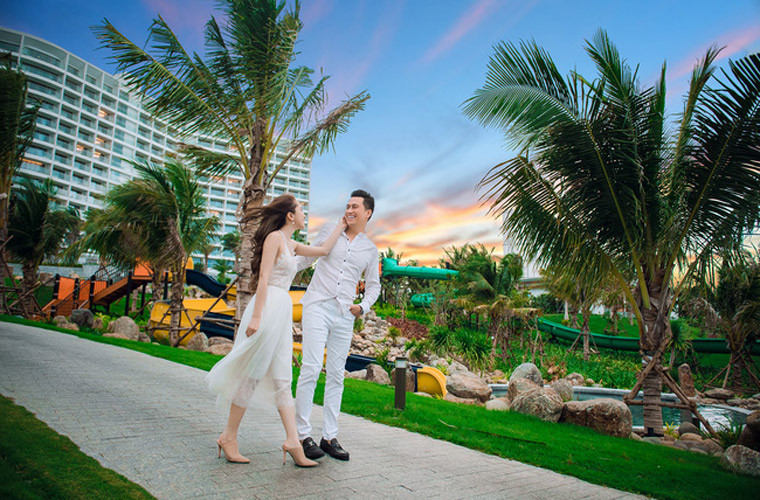 Những dấu hiệu đó càng khiến mọi người tin rằng hai người họ là một cặp ngoài đời.