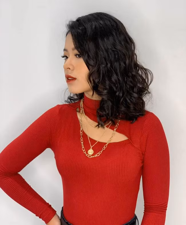 Sống trong gia đình có bố mẹ đều là nghệ sĩ nên con gái út của nghệ sĩ Chiều Xuân cho biết cô rất đam mê âm nhạc và nghệ thuật.