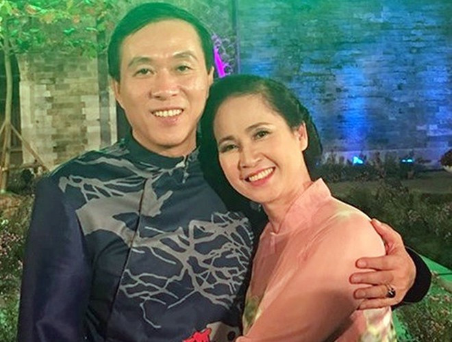 NSND Lan Hương từng chia sẻ trên Gia Đình Việt Nam: “Từ khi lấy nhau đến giờ, anh ấy vừa là người chồng, vừa là người bạn, lại vừa là người yêu”.