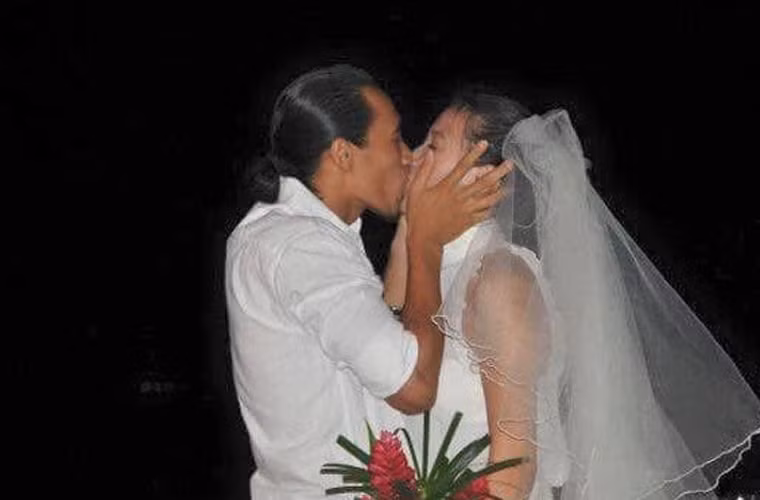 Ngoài các hoạt động âm nhạc, Phạm Anh Khoa dành nhiều thời gian cho gia đình. Tháng 3/2019, Phạm Anh Khoa khoe ảnh kỷ niệm 11 năm ngày cưới. Anh và vợ, Thùy Trang, hơn anh 6 tuổi, kết hôn năm 2008 và có với nhau hai con chung.