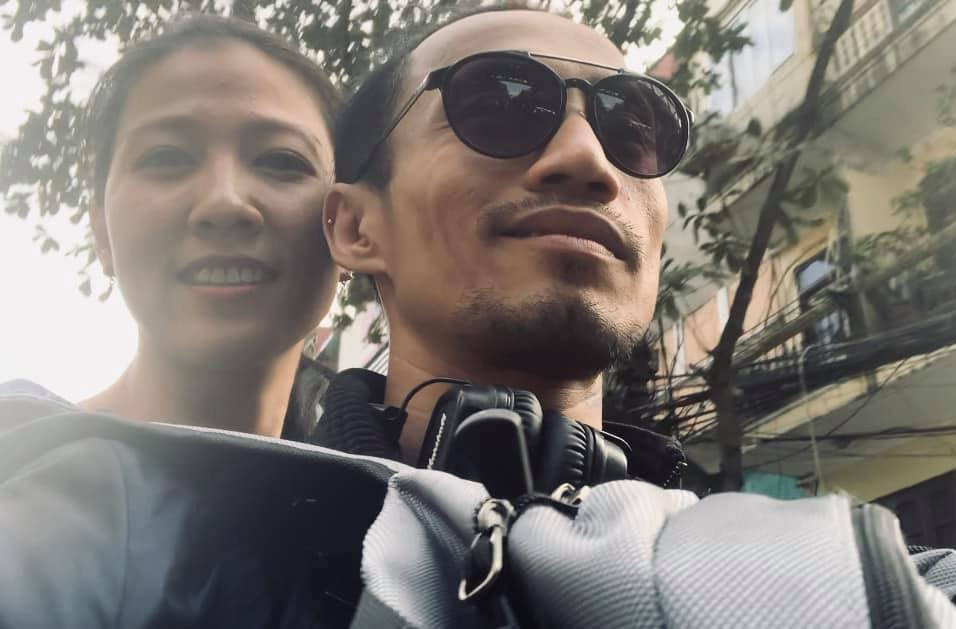 Mọi hoạt động của nam rocker này đều có sự hỗ trợ hết mình của vợ. Chính vì thế Phạm Anh Khoa luôn biết ơn vợ, nhất là khi cô luôn sát cánh cùng anh kể cả lúc sóng gió nhất.