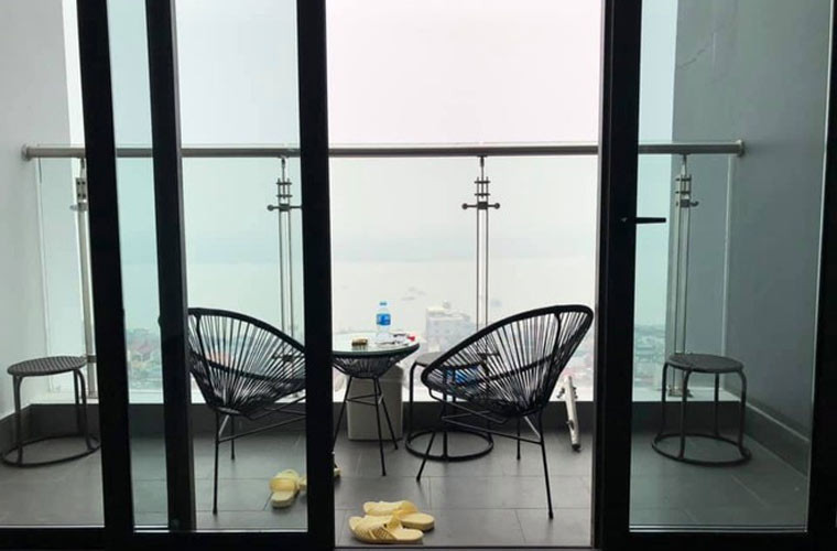 Giọng ca sinh năm 1973 còn là chủ nhân của hai chung cư cao cấp ở Hà Nội và TP.HCM. Trong đó căn nhà ở Hà Nội rộng 160m2 trị giá 10 tỷ đồng.