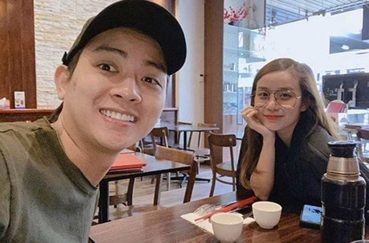 Tình yêu “con nít” của Hoài Lâm và Bảo Ngọc đã vướng phải nhiều cản trở từ phía gia đình, nhưng mặc, cả hai vẫn yêu nhau nồng nàn, tha thiết.