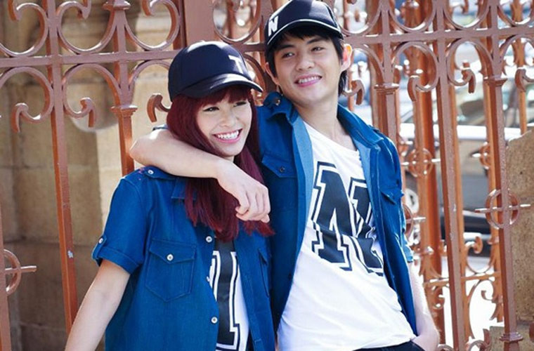 Khác với những sao nữ nói trên, Đông Nhi lại là một trong những ngôi sao may mắn nhất trong tình trường. Đông Nhi và Ông Cao Thắng quen rồi yêu nhau khi chập chững bước vào showbiz.