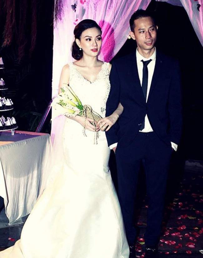 Nữ ca sĩ Thu Thủy - Lucas gặp và yêu nhau từ năm Thu Thủy mới 18 tuổi. Sau 13 năm hẹn hò bí mật, Thu Thủy mới công khai bạn trai và kết hôn vào tháng 10/2014. Nhưng cuộc hôn nhân của họ chỉ kéo dài được 3 năm thì tan vỡ vì theo Thu Thủy, dần dần Lucas trở nên lạnh nhạt, ghen tuông vô cớ và cả hai không có tiếng nói chung.