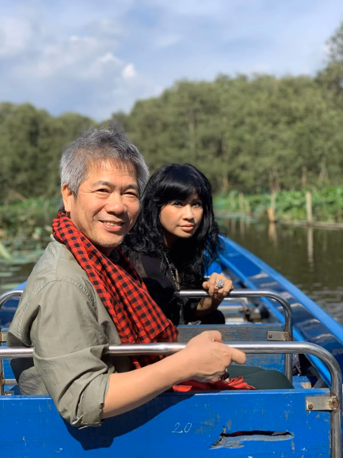 Hình ảnh thân mật của Thanh Lam và bạn trai khiến bạn bè và fan không khỏi xuýt xoa, liên tục gửi lời chúc hạnh phúc tới hai người.