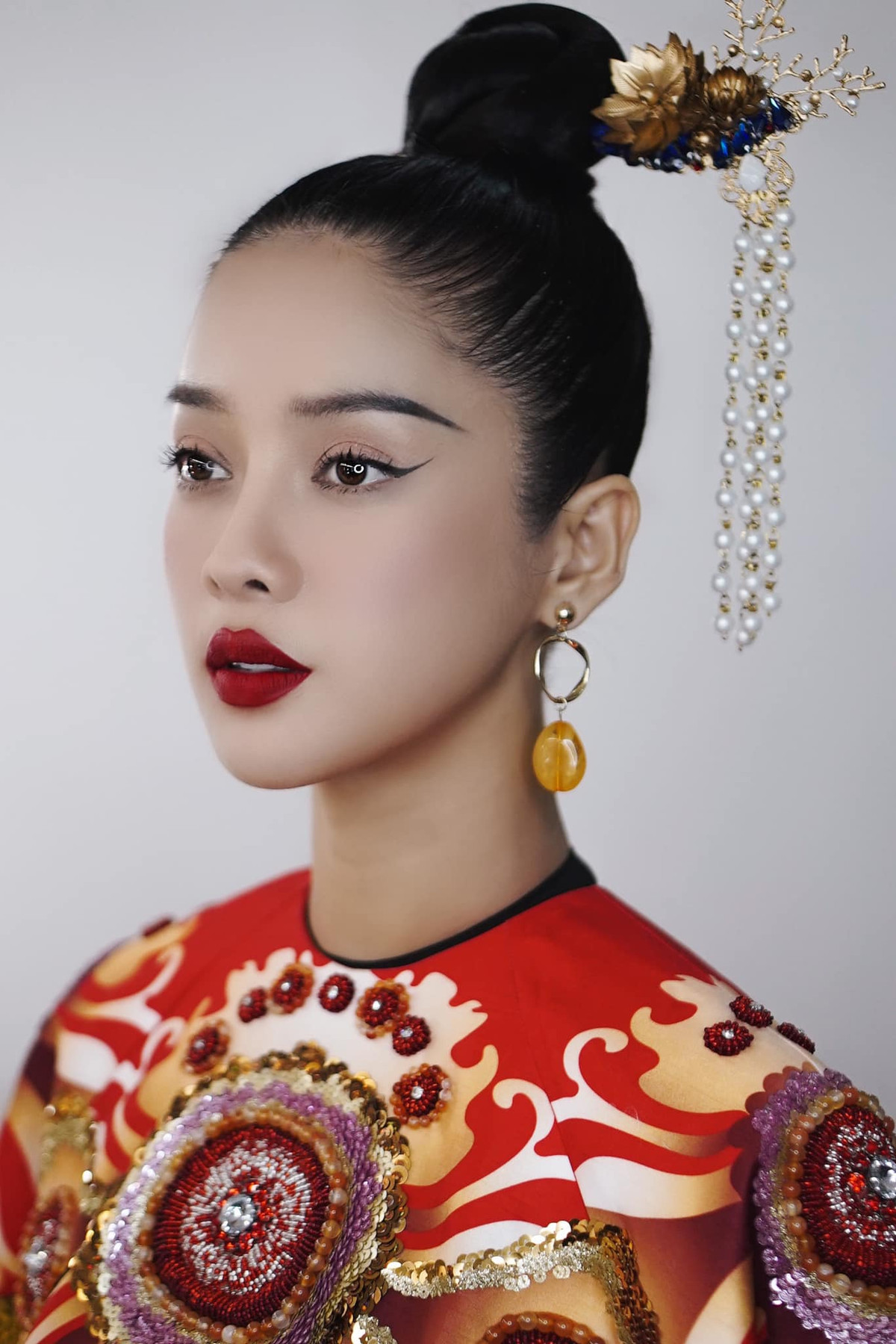 Mỹ Duyên sở hữu vẻ đẹp "gái xứ Tuyên" "gây mê" người đối diện.