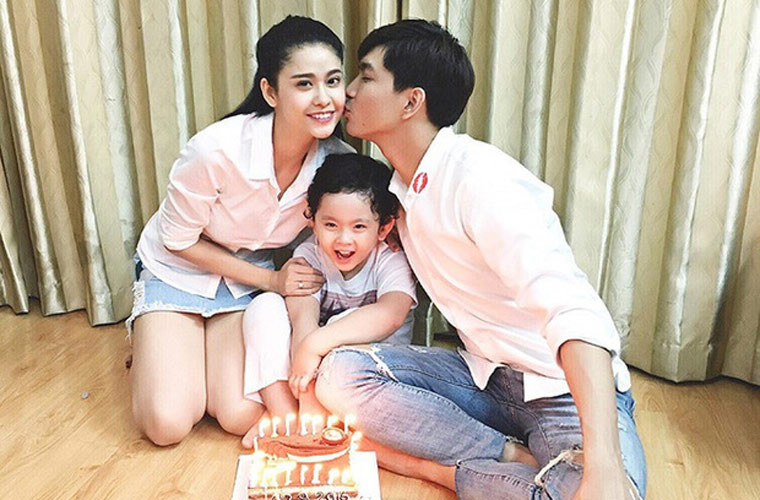 Không còn sống chung nhưng Trương Quỳnh Anh mong muốn có chuyến đi chơi cả ba người để con trai cảm nhận không khí gia đình nhưng cô lại sợ bị mọi người “soi” quá nhiều.