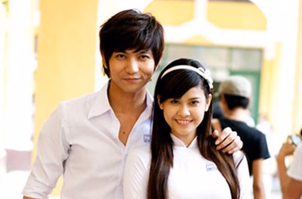 Trương Quỳnh Anh và Tim từng nảy sinh tình cảm khi đóng chung phim "Bóng ma học đường" vào năm 2011.