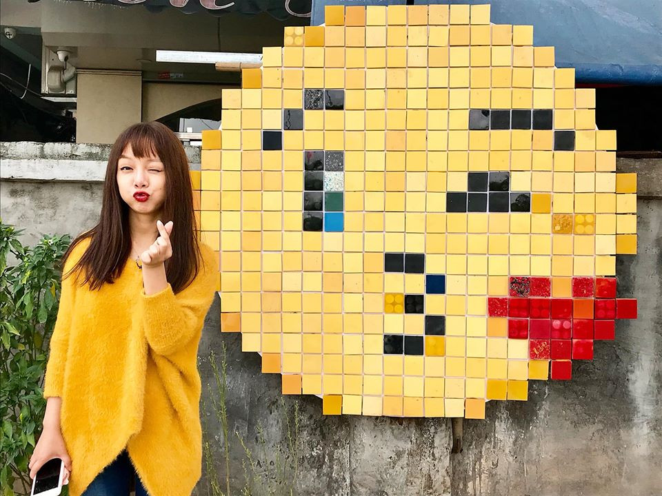 Nữ MC gây ấn tượng với gương mặt baby, xinh đẹp như hot girl.