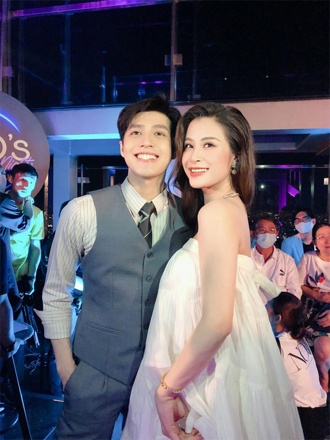 Đông Nhi quá xinh đẹp và quyến rũ trong show của Noo Phước Thịnh.