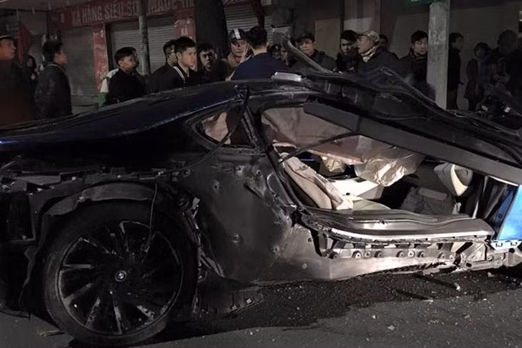 Thieu gia Viet pha sieu xe BMW i8 khien bao Tay choang-Hinh-3