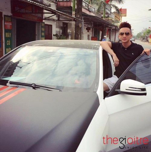 Sở thích của nam thần 9x Hạ Long này là chơi game, ca hát, nghe nhạc, thời trang và tham gia các hoạt động tập thể, hoạt động ngoài trời.