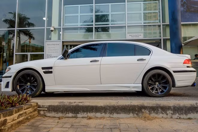 Chiếc xe này thuộc thế hệ thứ 4 của dòng 7-Series, sản xuất trong giai đoạn từ 2002 đến 2008. Thế hệ này được chia làm bốn phiên bản, bao gồm E65 (phiên bản cơ sở), E66 (kéo dài trục cơ sở), E67 (chống đạn) và cuối cùng là E68 sử dụng động cơ hybrid.