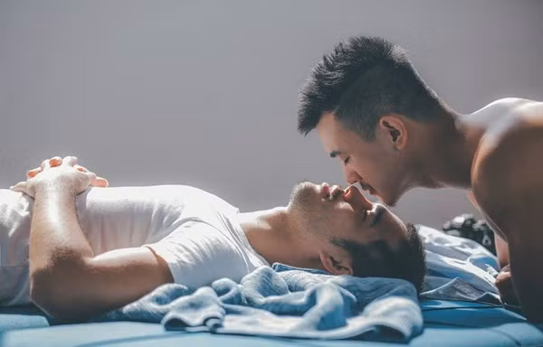Chum anh tinh yeu dong tinh cua 2 mau nam dien trai gay sot-Hinh-19