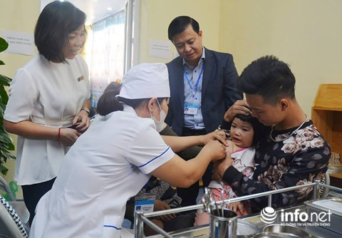 Ha Noi: Dong loat tiem bo sung vac xin soi - rubella cho hon 600.000 tre