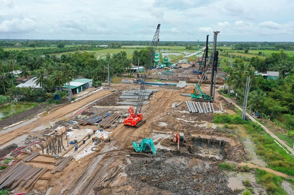 Khong de duong cao toc “dam chan tai cho” do thieu cat