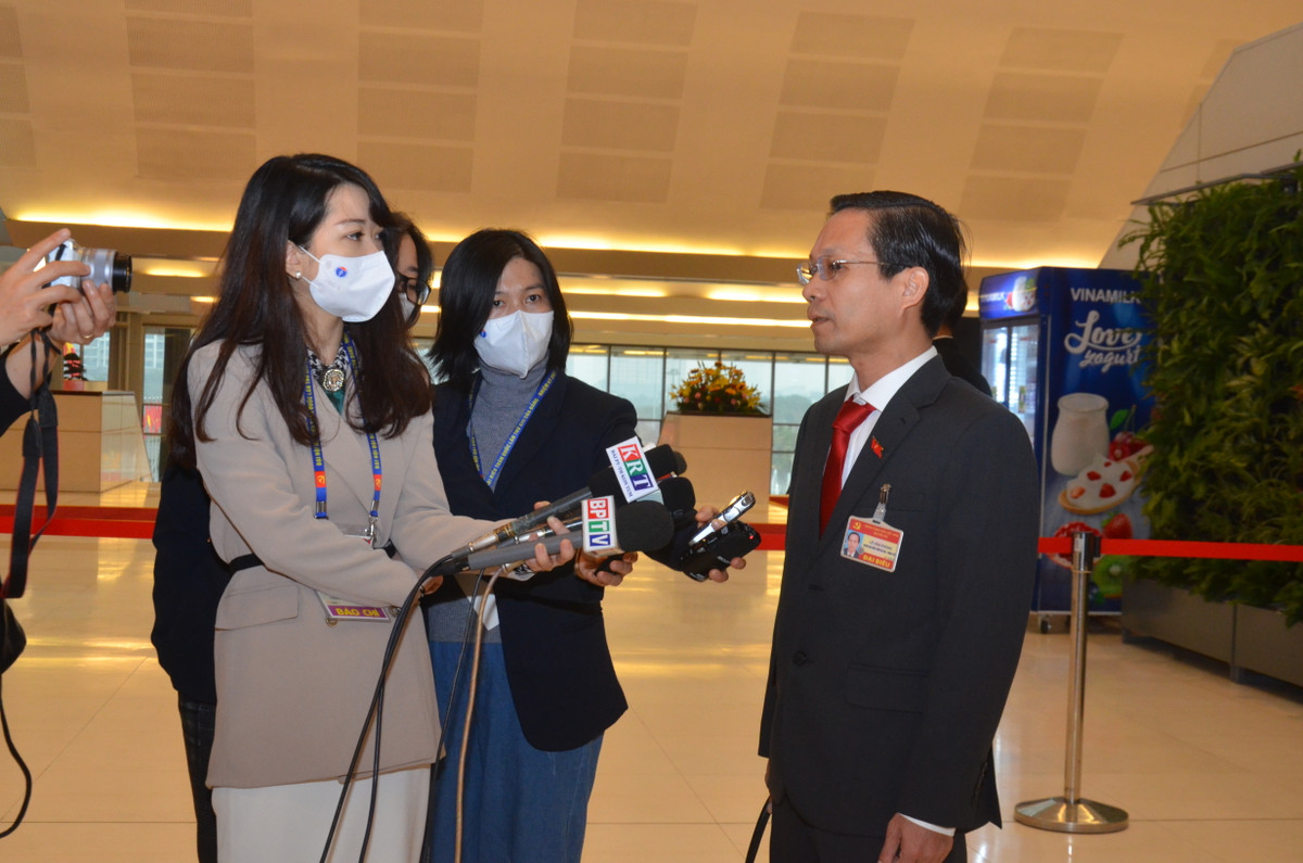 82 ca nhiem COVID-19 moi: Thu tuong yeu cau binh tinh, truy vet than toc-Hinh-4