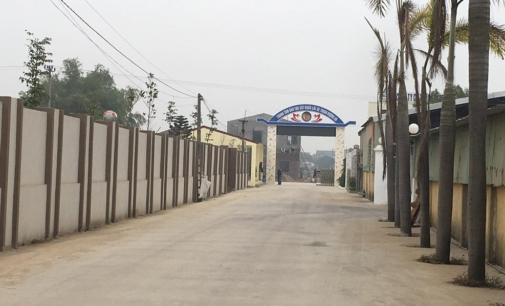 Trung tam dao tao lai xe Thinh Vuong 66 thi cong... khong phep-Hinh-3