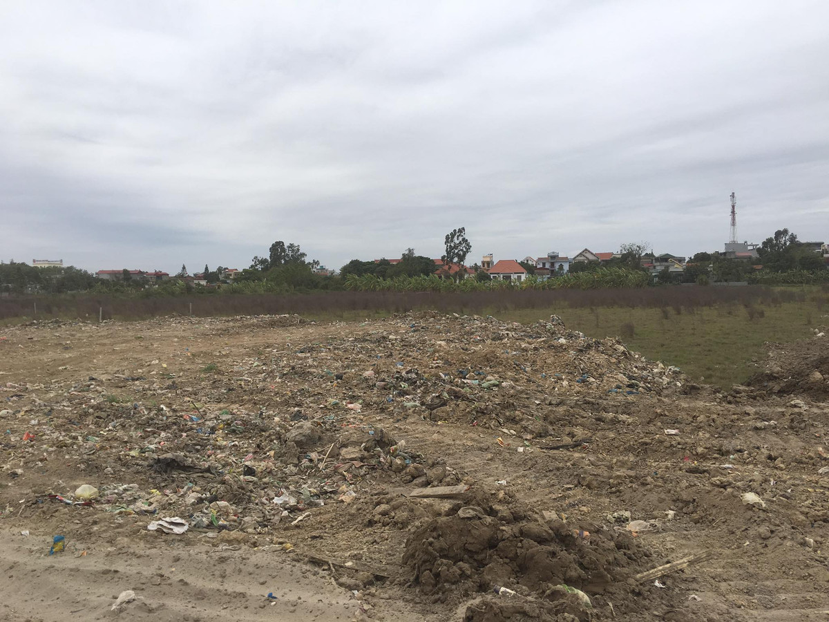 Hai Duong: Cong ty Minh Thanh “than nhien” do, chon rac thai trai phep-Hinh-8