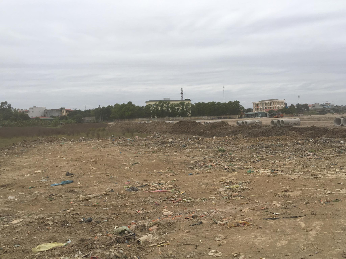 Hai Duong: Cong ty Minh Thanh “than nhien” do, chon rac thai trai phep-Hinh-9