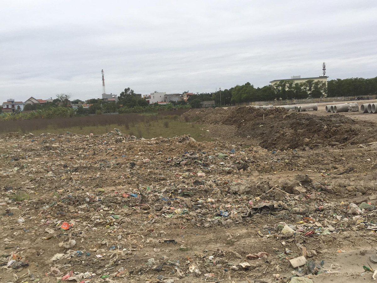 Hai Duong: Cong ty Minh Thanh “than nhien” do, chon rac thai trai phep-Hinh-6