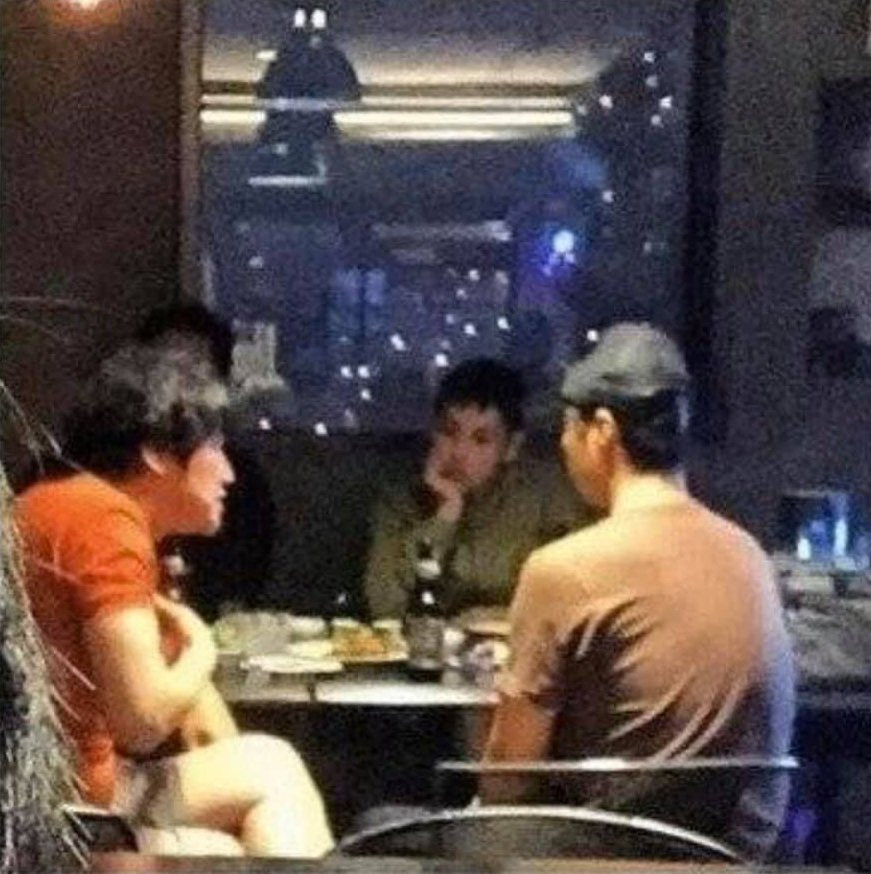 Dan sao Han hang A trong the nao khi bi bat gap tai quan an binh dan?-Hinh-7