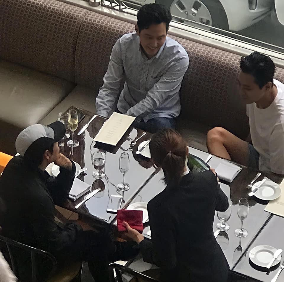 Dan sao Han hang A trong the nao khi bi bat gap tai quan an binh dan?-Hinh-10