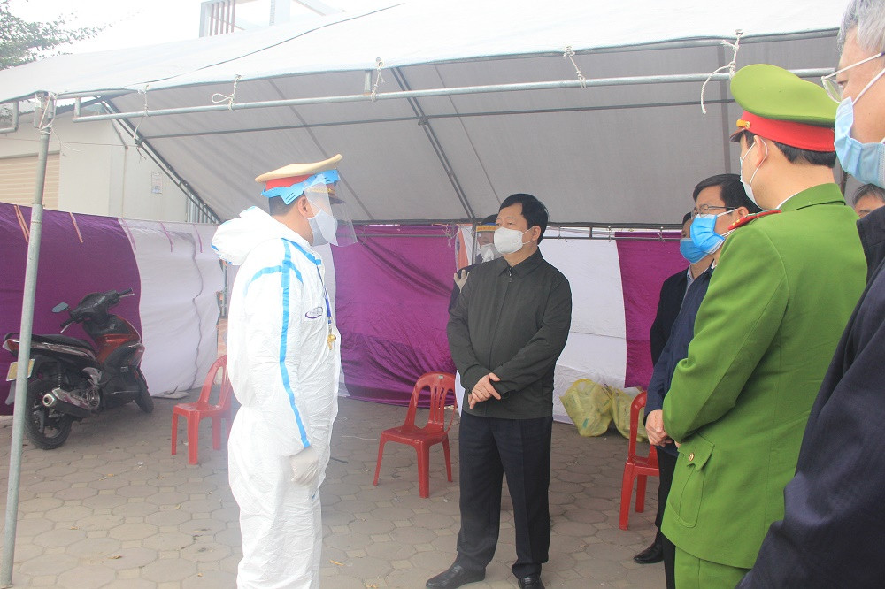 Hai Duong: Nhiem vu so 1 la than toc truy vet benh nhan COVID-19
