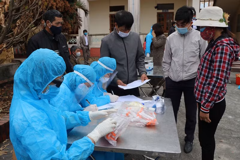 Hai Duong: Nhiem vu so 1 la than toc truy vet benh nhan COVID-19-Hinh-3