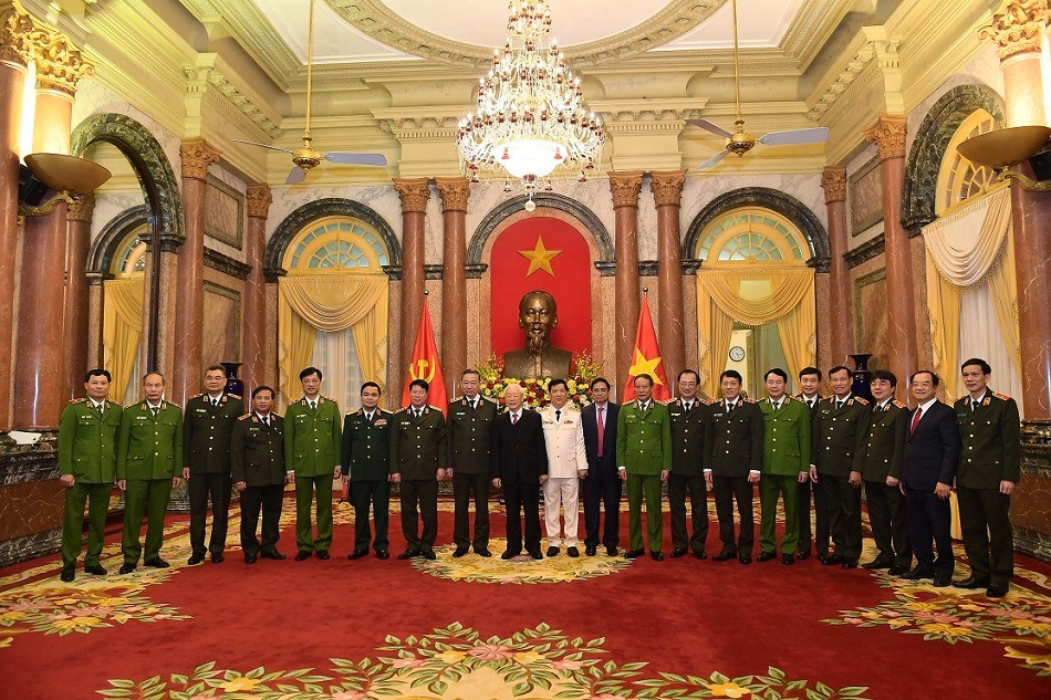 Thu truong Bo Cong an duoc thang cap bac ham Thuong tuong la ai?-Hinh-3