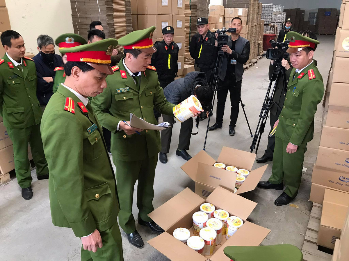 Nơi sản xuất của Công ty có địa chỉ tại số 1/12 Đường Nhị Châu, khu 3, phường Nhị Châu, TP Hải Dương; Công ty có địa chỉ tại số 3/22 Đường Thanh Bình, phường Thanh Bình, TP Hải Dương; Viện nghiên cứu và sản xuất dược phẩm CIO – Chi nhánh Công ty tại Km52, Quốc Lộ 5, Đường Hoàng Ngân, phường Cẩm Thượng, TP Hải Dương; Kho chứa thành phẩm tại số 606 Đường Trần Hưng Đạo, phường Ngọc Châu, TP Hải Dương. 